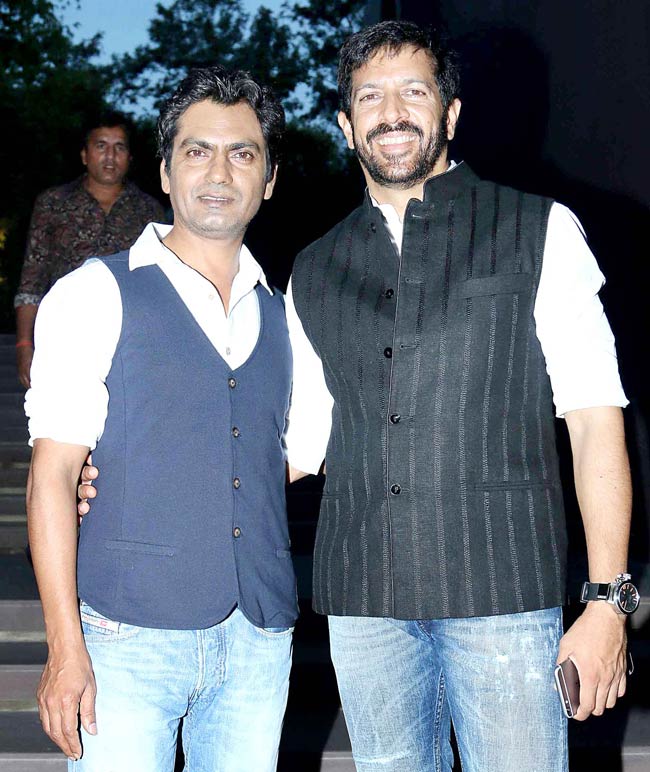 जब सलमान ने मीका संग गाया 'आज की पार्टी मेरी तरफ से'