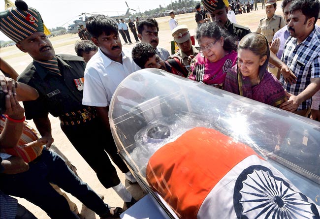 नम आंखों ने डॉ. कलाम को दी आखि‍री विदाई