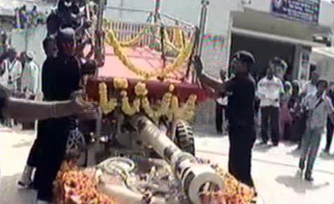 नम आंखों ने डॉ. कलाम को दी आखि‍री विदाई