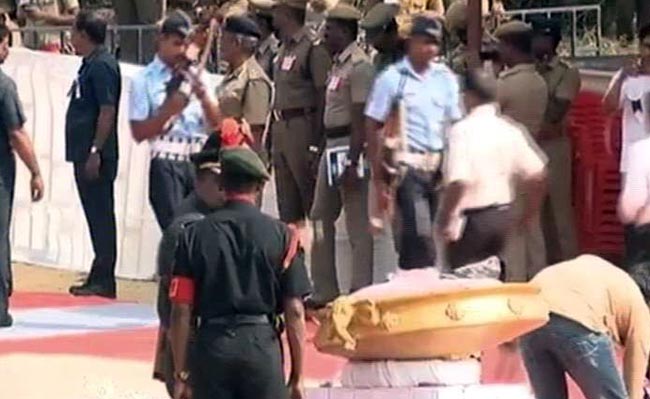 नम आंखों ने डॉ. कलाम को दी आखि‍री विदाई