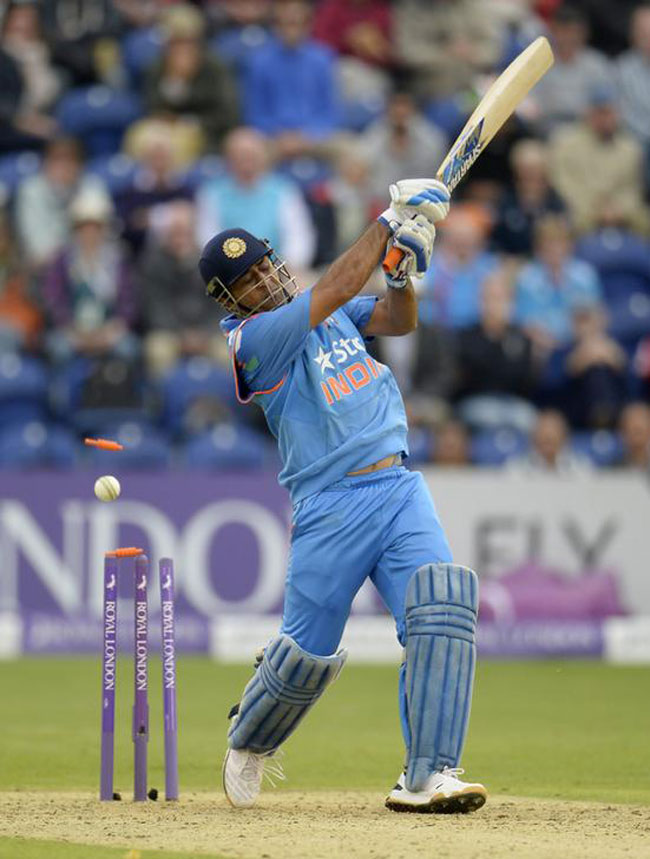 बर्थडे स्पेशल: कैप्टन कूल धोनी के खास 25 रिकॉर्ड्स