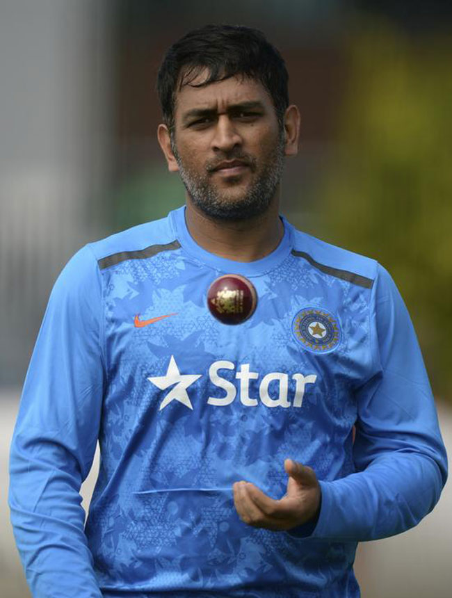 बर्थडे स्पेशल: कैप्टन कूल धोनी के खास 25 रिकॉर्ड्स