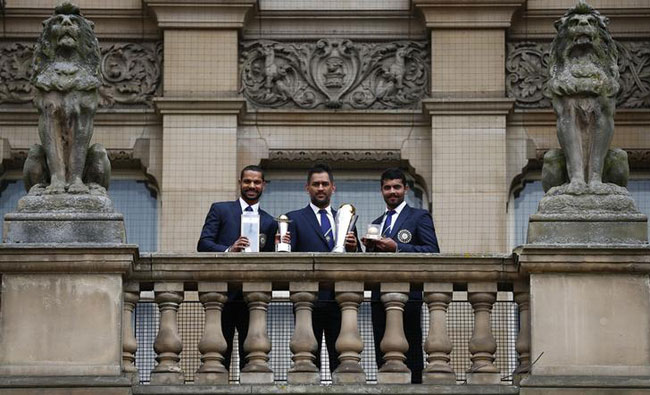 बर्थडे स्पेशल: कैप्टन कूल धोनी के खास 25 रिकॉर्ड्स