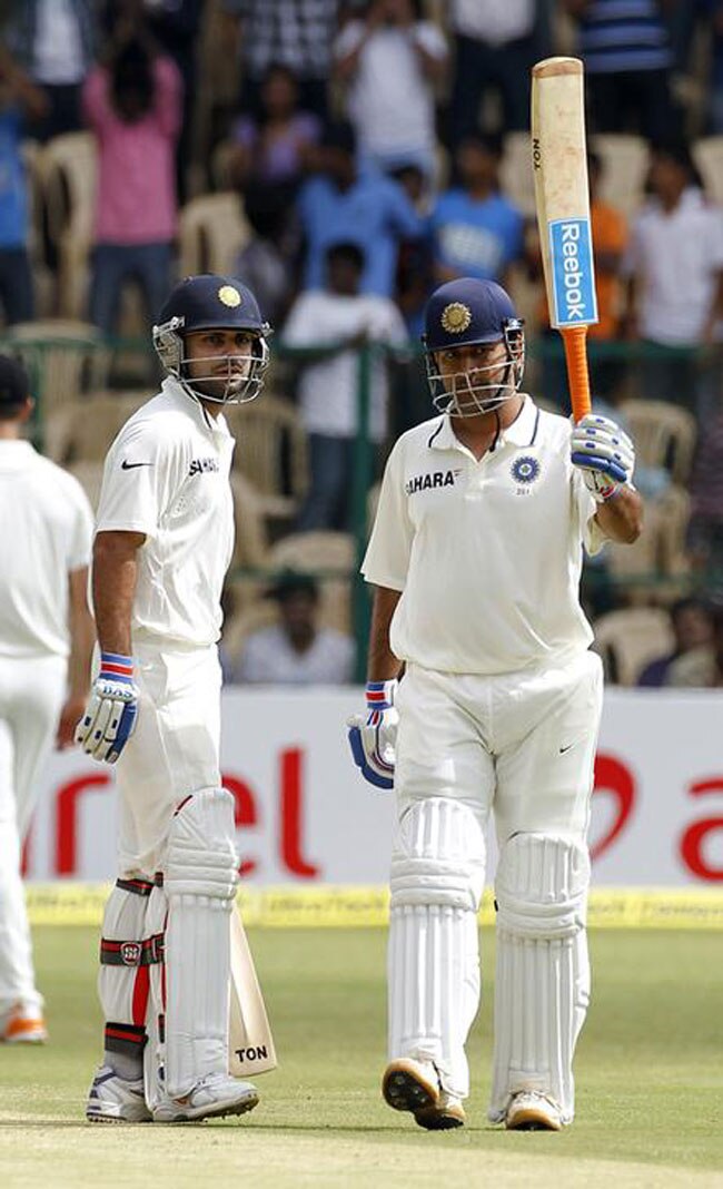 बर्थडे स्पेशल: कैप्टन कूल धोनी के खास 25 रिकॉर्ड्स