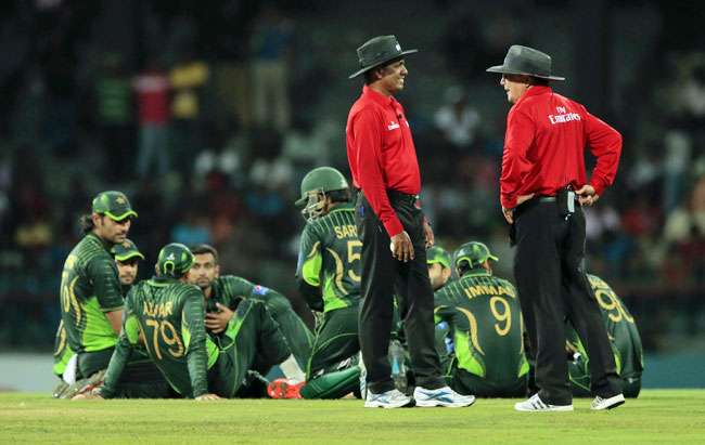 श्रीलंका-पाकिस्तान वनडे में हुआ बवाल