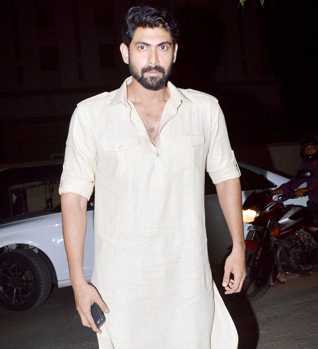 'बाहुबली' की स्क्रीनिंग में पहुंचे बॉलीवुड सितारे