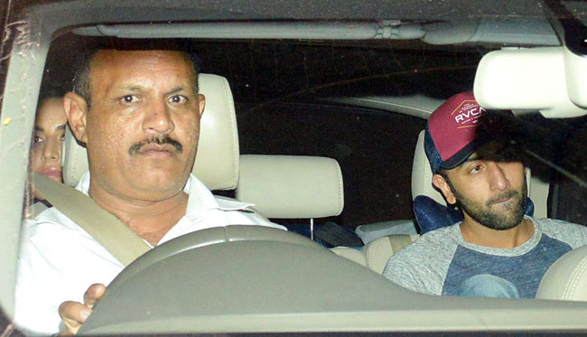 सैफ-करीना की डिनर पार्टी पर कटरीना-रणबीर समेत पहुंचे कई सितारे