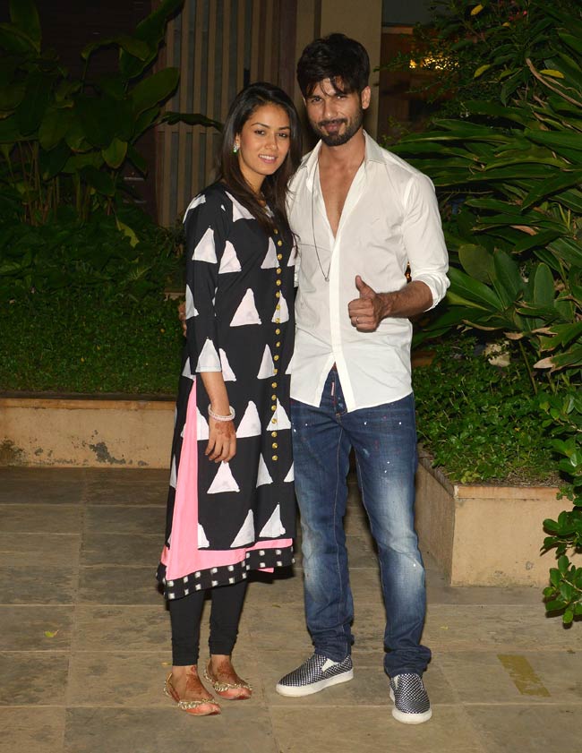 शाहिद और मीरा पहुंचे मुंबई, देखें खास तस्वीरें