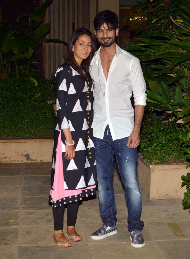 शाहिद और मीरा पहुंचे मुंबई, देखें खास तस्वीरें