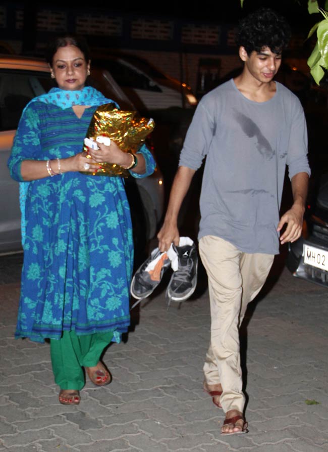 शाहिद और मीरा पहुंचे मुंबई, देखें खास तस्वीरें