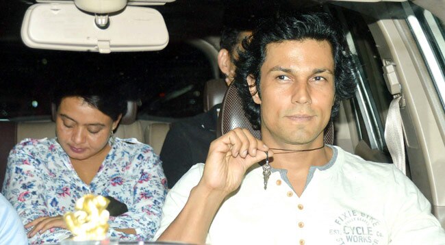 'बजरंगी भाईजान' का पेंडेंट पहन स्क्रीनिंग पर पहुंचे सि‍तारे