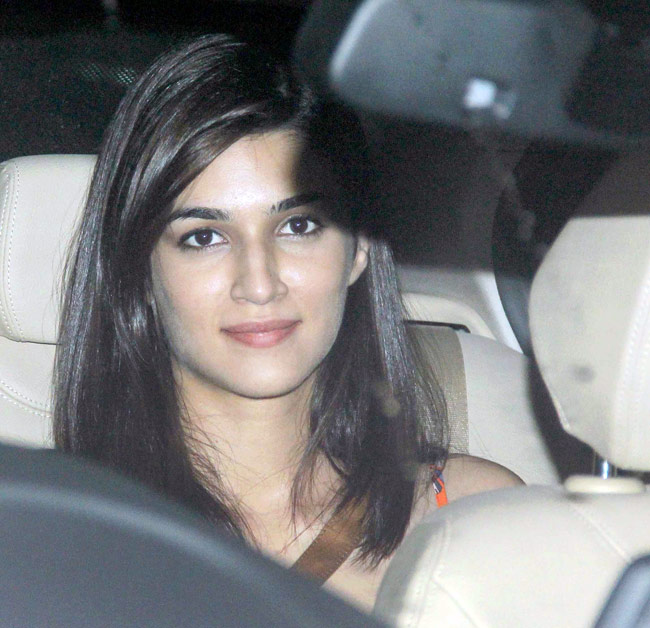 'बजरंगी भाईजान' का पेंडेंट पहन स्क्रीनिंग पर पहुंचे सि‍तारे