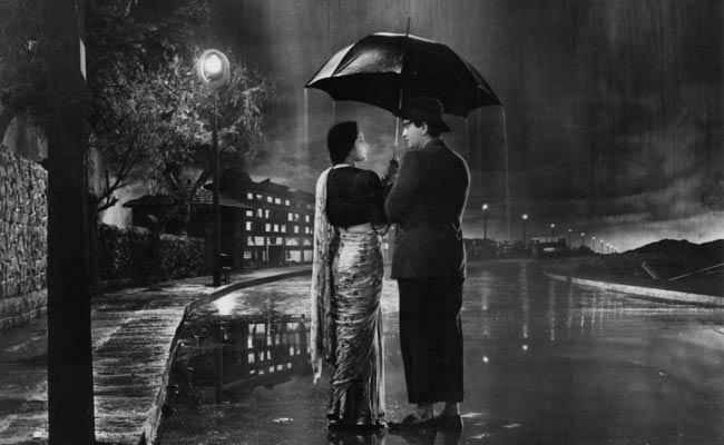 ये हैं वो फिल्में जिन्हें क्रिटिक्स ने नकारा और दर्शकों ने सराहा