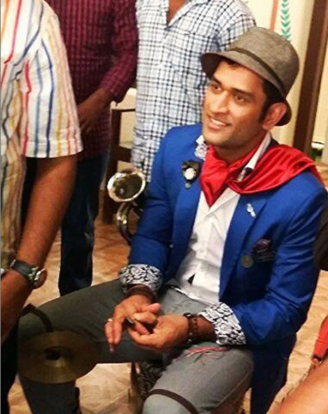 देखें टीम इंडिया के वनडे कप्तान धोनी की बेहद पर्सनल तस्वीरें