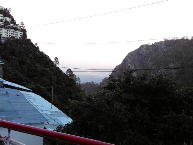 श्रद्धा-भक्त‍ि से सराबोर कर देती है वैष्णो देवी की यात्रा