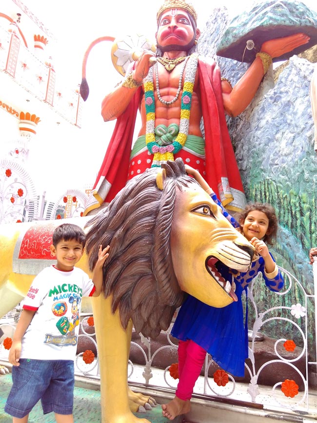 श्रद्धा-भक्त‍ि से सराबोर कर देती है वैष्णो देवी की यात्रा