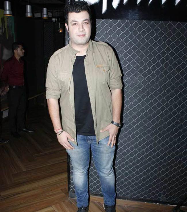 एली अवराम की बर्थडे पार्टी में शामिल हुए ये बॉलीवुड सितारे