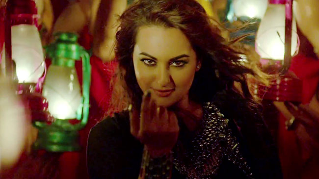 'ऑल इज वेल' की क्रेजी फैमिली से मिलें तस्वीरों में