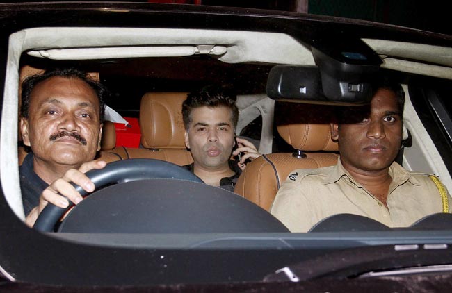 स्टार किड्स आरव, सुहाना अक्षय की फिल्म 'ब्रदर्स' की स्क्रीनिंग पर