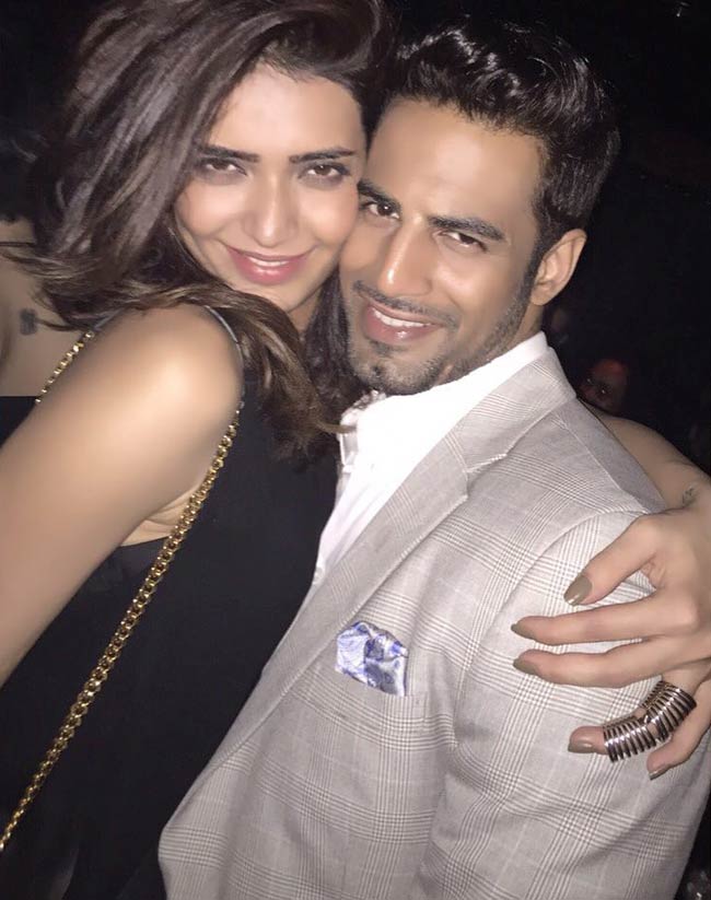 करिश्मा तन्ना के बर्थडे पर देखें उनकी खास तस्वीरें