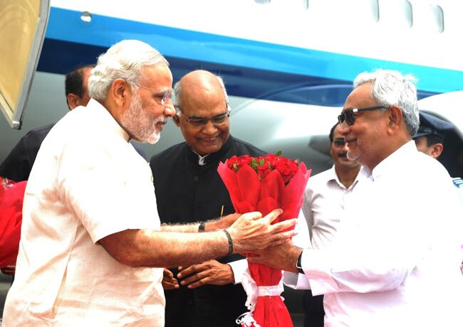 बिहार चुनाव में मोदी ने झोंकी पूरी ताकत, देखें तस्वीरें