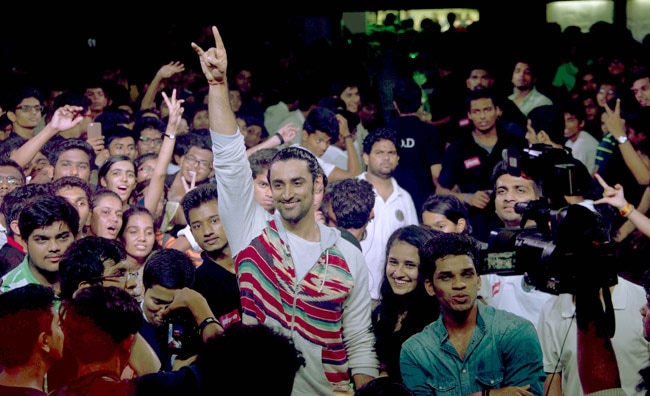 Celeb Spotting: कहां कहां दिखे फिल्मी सितारे