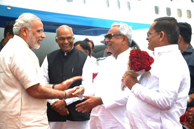 बिहार चुनाव में मोदी ने झोंकी पूरी ताकत, देखें तस्वीरें