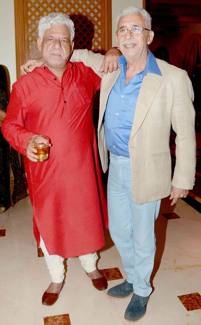 Celeb Spotting: कहां कहां दिखे फिल्मी सितारे