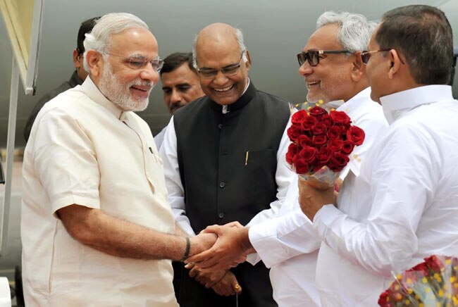 बिहार चुनाव में मोदी ने झोंकी पूरी ताकत, देखें तस्वीरें