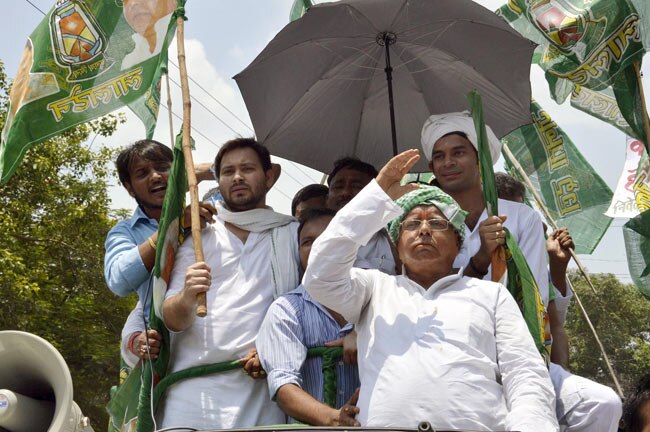 बेटों के साथ लालू यादव ने किया मार्च