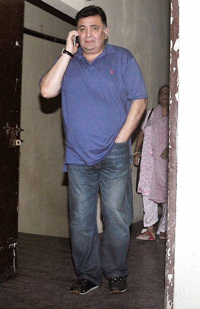 कैमरे में कैद बॉलीवुड सेलेब्रिटीज: सैफ-कबीर ने प्रमोट की फैंटम