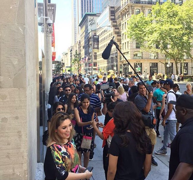 'क्वांटिको' के सेट पर अलग स्टाइल में दिखीं प्रियंका चोपड़ा