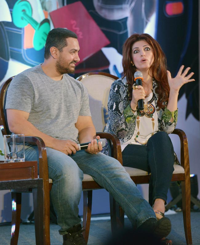 ट्विंकल खन्ना की बुक रिलीज पर पहुंचे सितारे...