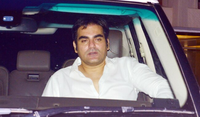 अर्पिता ने खान परिवार और करीबी दोस्तों के साथ मनाया जन्मदिन