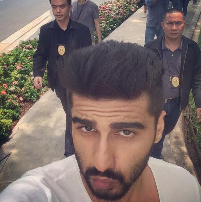 इंस्टाग्राम पर सितारों ने शेयर की अपनी मस्तियां