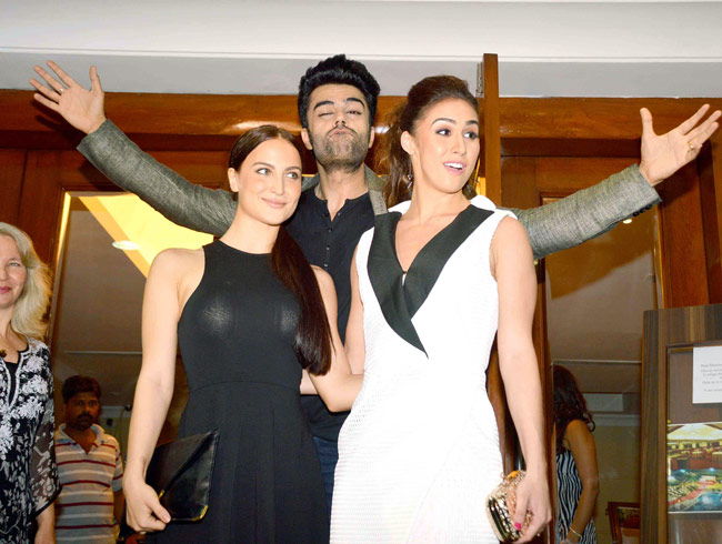 माधुरी सहित मनीष पॉल की बर्थडे पार्टी में पंहुचे ये बॉलीवुड सितारे