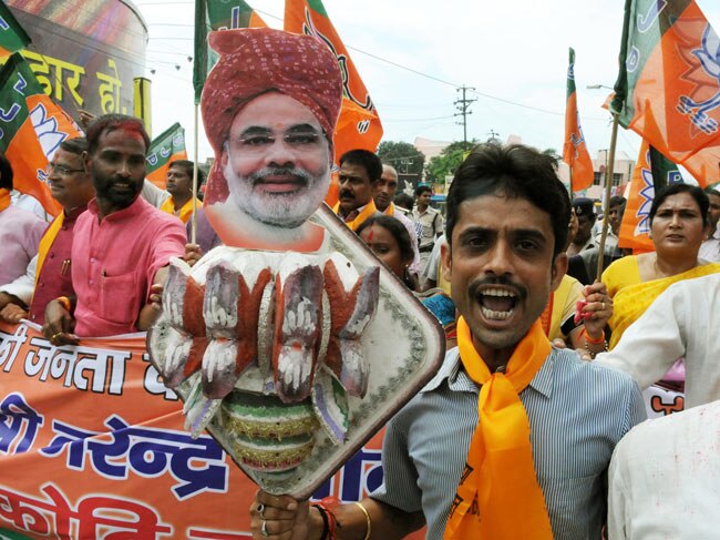 बिहार चुनाव में मोदी ने झोंकी पूरी ताकत, देखें तस्वीरें