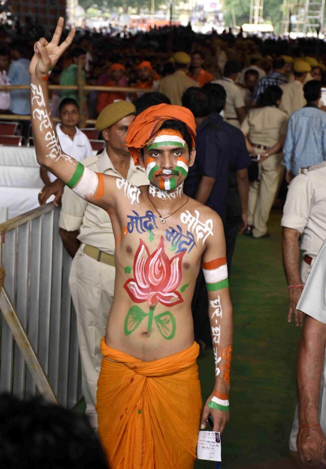 बिहार चुनाव में मोदी ने झोंकी पूरी ताकत, देखें तस्वीरें