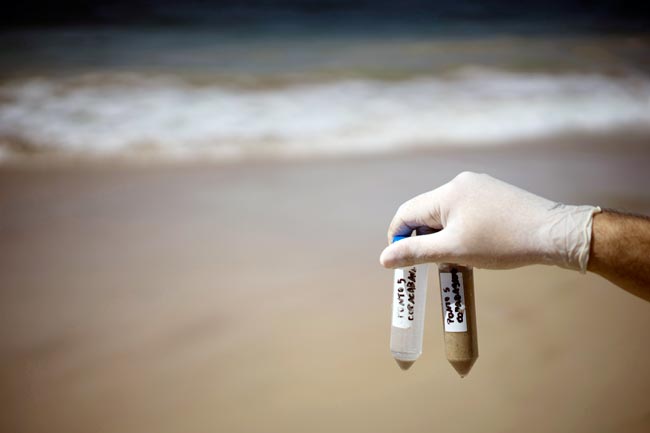 तस्वीरें: 2016 रियो ओलंपिक आयोजन स्थल के पानी में मलबा और वायरस!