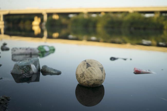 तस्वीरें: 2016 रियो ओलंपिक आयोजन स्थल के पानी में मलबा और वायरस!