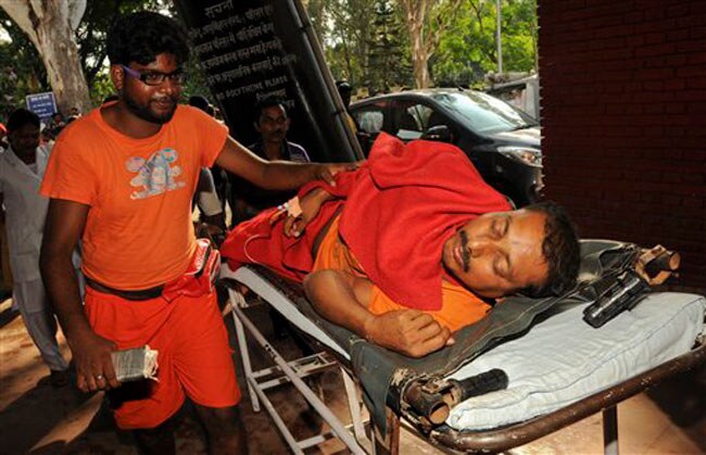 ...और देखते ही देखते देवघर में भगदड़ ने थाम लीं 11 सांसें