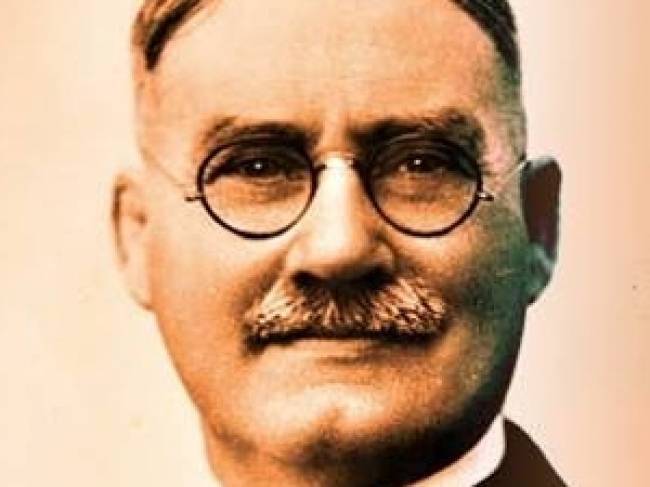 जानिए मशहूर हस्तियों के जन्‍मदिन के बारे में...