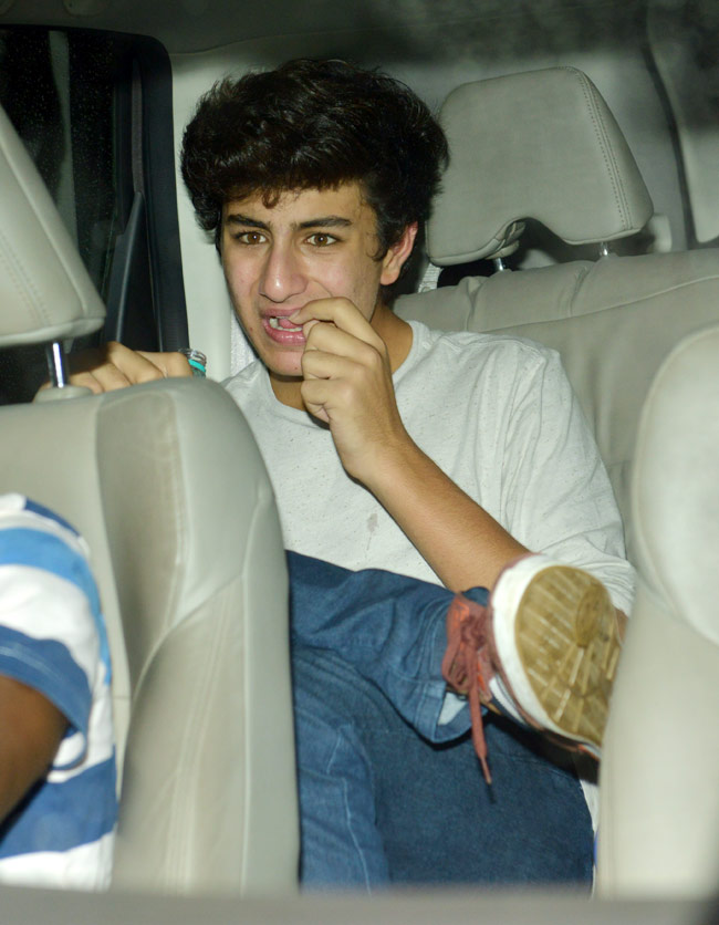 'फैंटम' की स्क्रीनिंग पर पहुंची ये बॉलीवुड हस्तियां