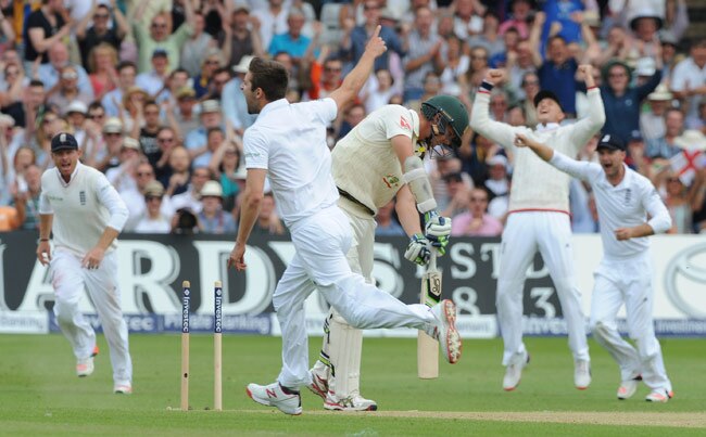 इंग्लैंड द्वारा एशेज सीरीज में कंगारुओं पर फतह की चुनिंदा तस्वीरें