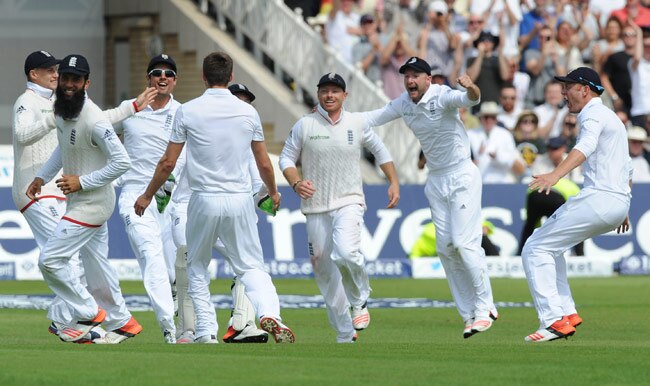 इंग्लैंड द्वारा एशेज सीरीज में कंगारुओं पर फतह की चुनिंदा तस्वीरें