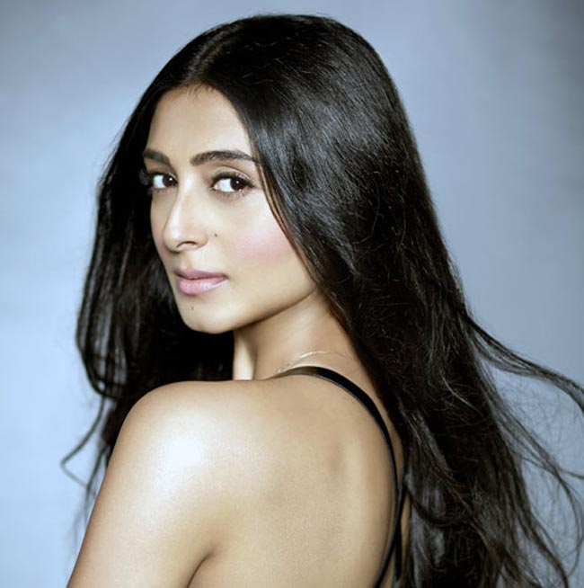 परनिया कुरैशी का बोल्ड फोटोशूट देख उड़ जाएंगे होश