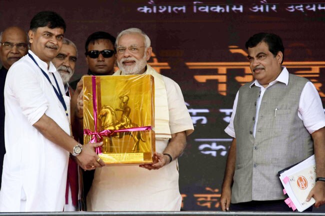 बिहार चुनाव में मोदी ने झोंकी पूरी ताकत, देखें तस्वीरें