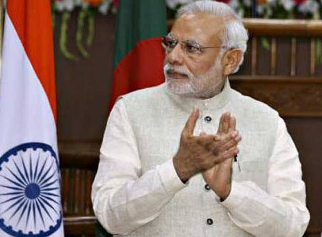 12 अगस्त 2015: तस्वीरों में देखें दिनभर की बड़ी खबरें