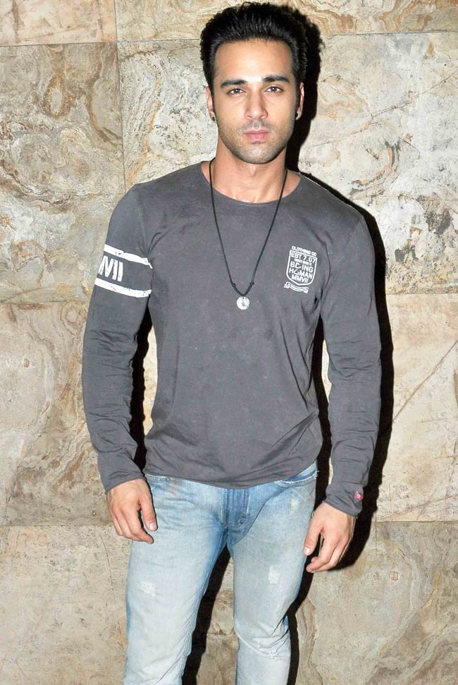 'बंगिस्तान' की स्क्रीनिंग पर पहुंचे बॉलीवुड स्टार्स