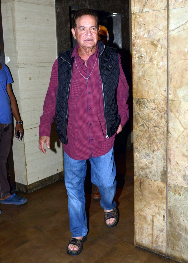 'फैंटम' की स्क्रीनिंग पर पहुंची ये बॉलीवुड हस्तियां